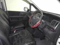 Honda STEP WAGON лот № 1011 оценка 3.5  с аукциона в Японии 2