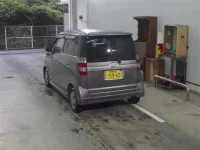 Honda ZEST лот № 1097 оценка R  с аукциона в Японии 1