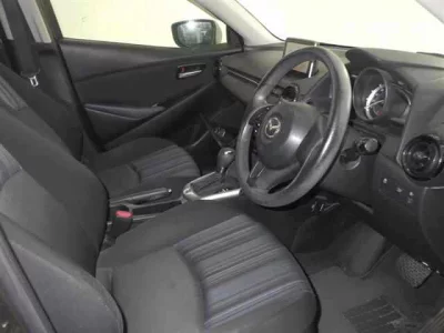 Mazda DEMIO  с аукциона в Японии
