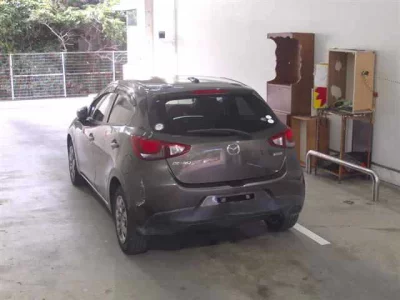 Mazda DEMIO  с аукциона в Японии