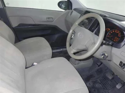 Daihatsu MIRA  с аукциона в Японии