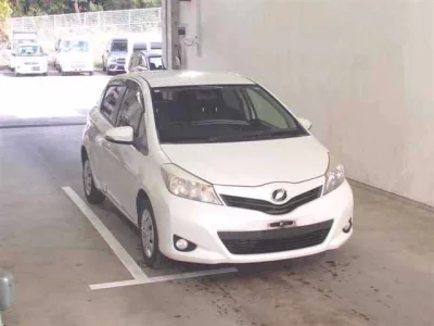 Toyota VITZ  с аукциона в Японии
