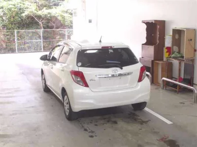Toyota VITZ  с аукциона в Японии