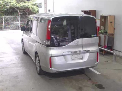 Honda STEP WAGON  с аукциона в Японии