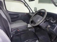Toyota HIACE VAN лот № 297 оценка R  с аукциона в Японии 2