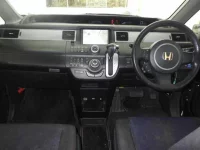 Honda STEP WAGON лот № 321 оценка 3  с аукциона в Японии 5