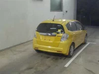 Honda FIT лот № 355 оценка 3  с аукциона в Японии 4