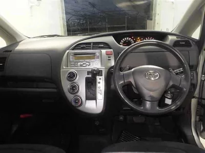 Toyota RACTIS  с аукциона в Японии