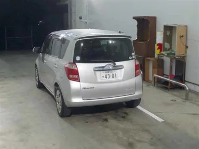 Toyota RACTIS  с аукциона в Японии