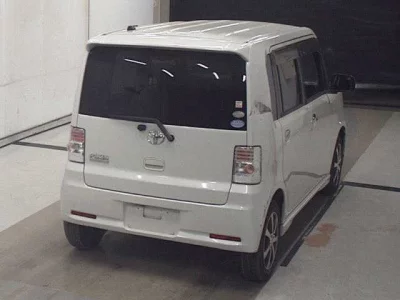 Toyota PIXIS SPACE  с аукциона в Японии