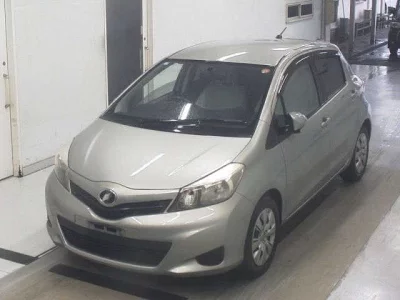 Toyota VITZ  с аукциона в Японии