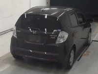 Honda FIT лот № 5208 оценка 3.5  с аукциона в Японии 3