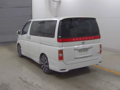 Nissan ELGRAND  с аукциона в Японии