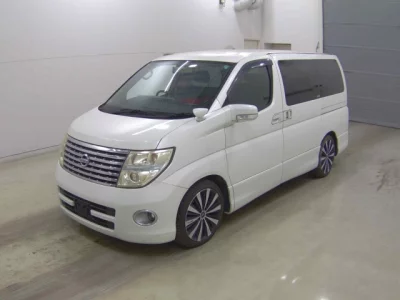 Nissan ELGRAND  с аукциона в Японии