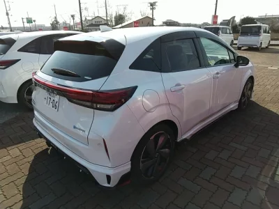 Nissan AURA