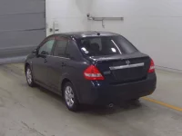 Nissan TIIDA LATIO лот № 8556 оценка 3.5  с аукциона в Японии 1