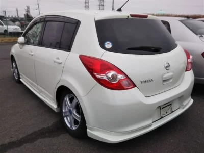 Nissan TIIDA
