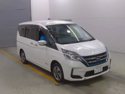 Nissan SERENA  с аукциона в Японии