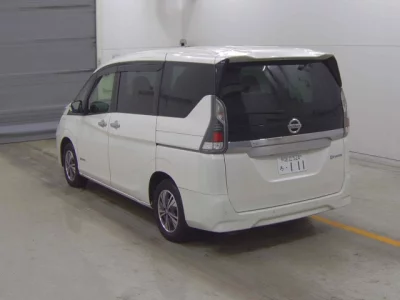 Nissan SERENA  с аукциона в Японии
