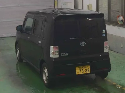 Toyota PIXIS SPACE  с аукциона в Японии