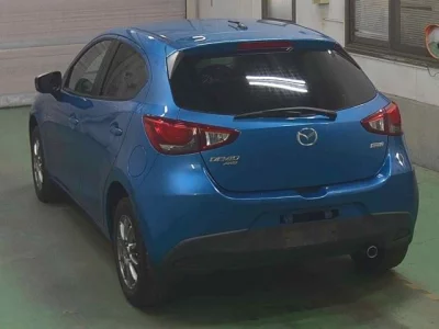 Mazda DEMIO  с аукциона в Японии