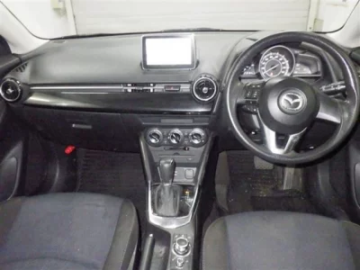 Mazda DEMIO  с аукциона в Японии