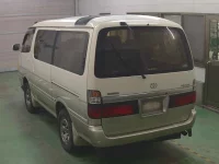 Toyota HIACE лот № 3572 оценка 3  с аукциона в Японии 1