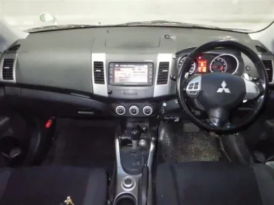 Mitsubishi OUTLANDER  с аукциона в Японии