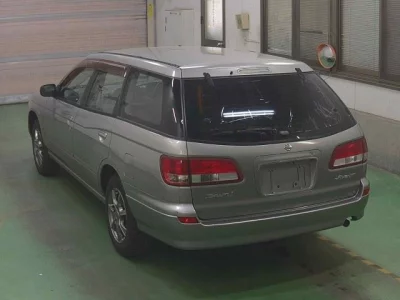 Nissan AVENIR WAGON  с аукциона в Японии