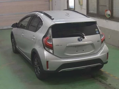 Toyota AQUA  с аукциона в Японии