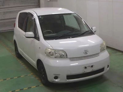 Toyota PORTE  с аукциона в Японии