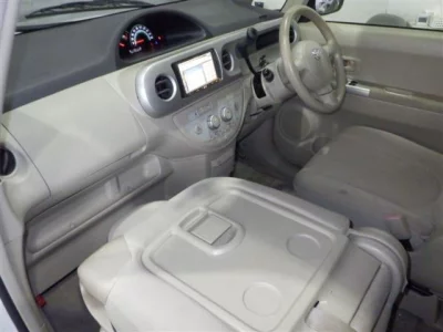 Toyota PORTE  с аукциона в Японии