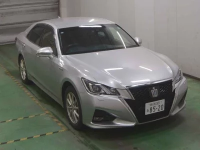 Toyota CROWN  с аукциона в Японии