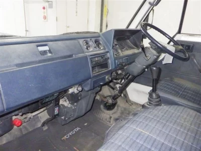 Toyota HIACE TRUCK