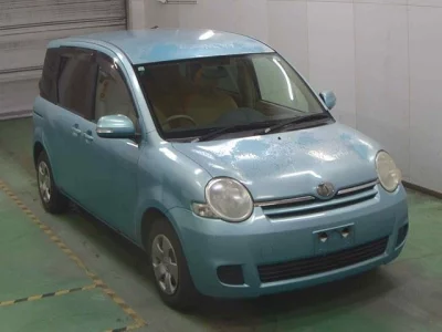 Toyota SIENTA  с аукциона в Японии