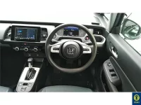 Honda FIT лот № 703 оценка 3.5  с аукциона в Японии 4