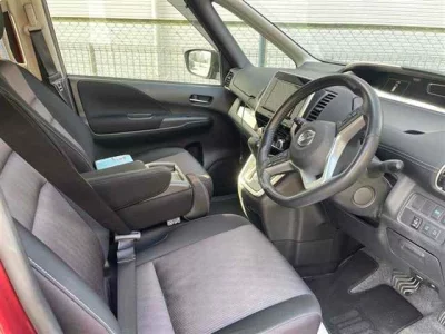 Nissan SERENA  с аукциона в Японии