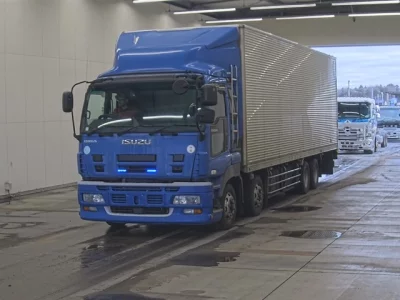 Isuzu GIGA