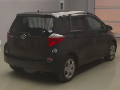 Toyota RACTIS  с аукциона в Японии
