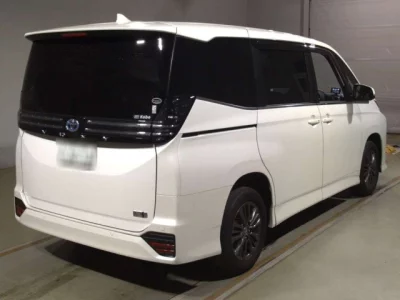 Toyota VOXY  с аукциона в Японии