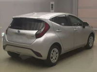 Toyota AQUA лот № 80020 оценка 3  с аукциона в Японии 1