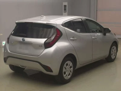 Toyota AQUA  с аукциона в Японии