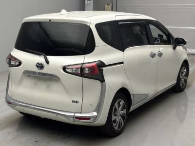 Toyota SIENTA  с аукциона в Японии