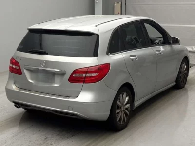 Mercedes-Benz B CLASS