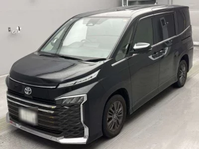 Toyota VOXY  с аукциона в Японии