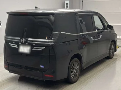 Toyota VOXY  с аукциона в Японии