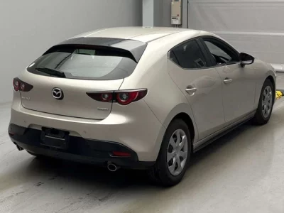 Mazda MAZDA3  с аукциона в Японии