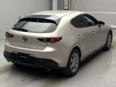 Mazda MAZDA3  с аукциона в Японии