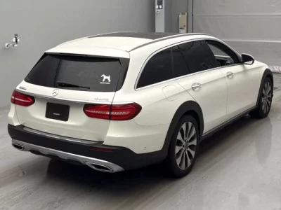 Mercedes-Benz E CLASS WAGON