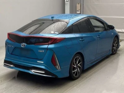 Toyota Prius PHV